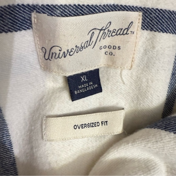 Universal Thread oversized fit navy blue plaid flannel 100% cotton shirt xl - Picture 8 of 10